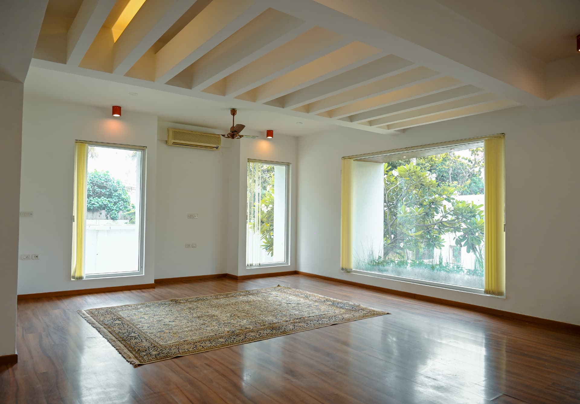 Master suite & four further bedrooms