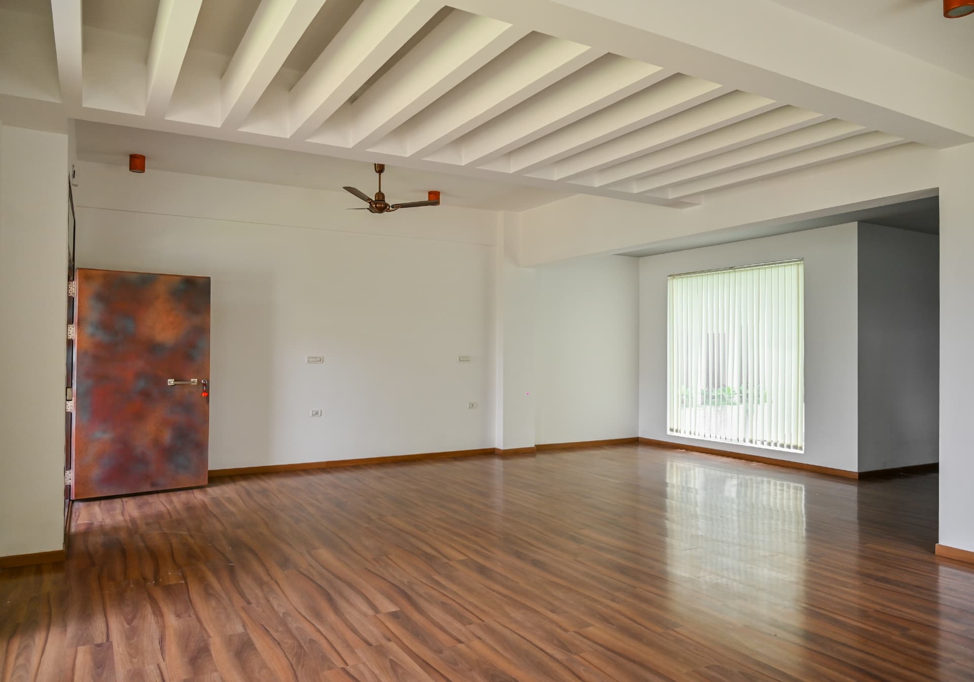 Triple-aspect living, dining & kitchen